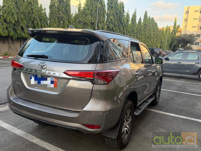 Toyota Fortuner 