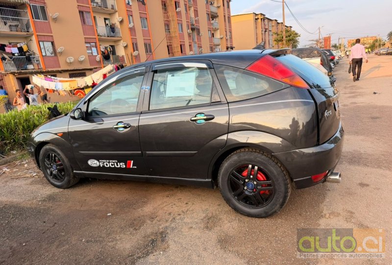 Photo 2 AUTO.CI : Ford Focus 16vl
