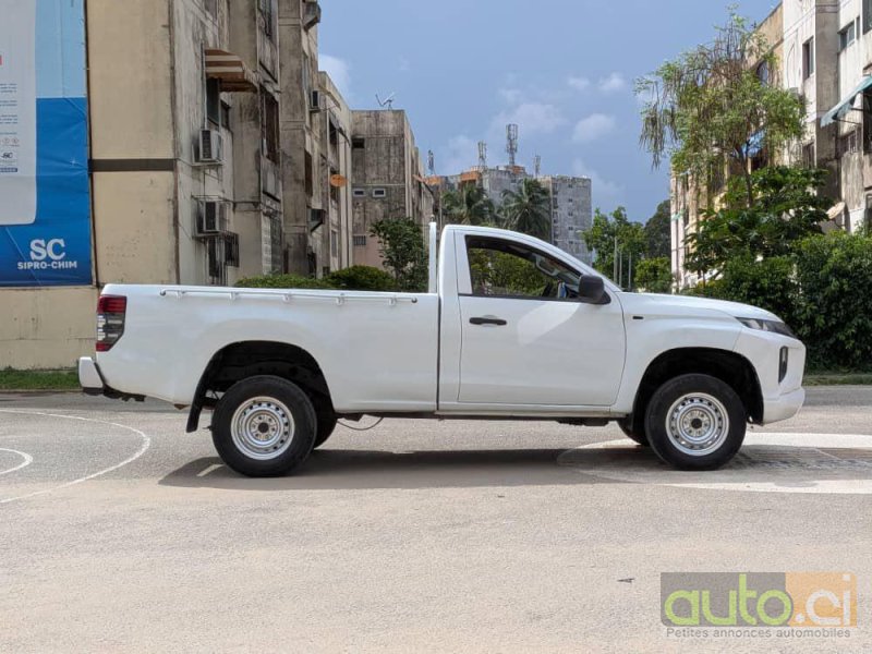 Photo 2 AUTO.CI : Mitsubishi L200 2.0L moteur did