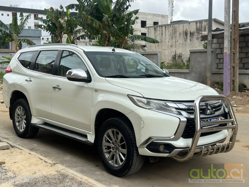 Photo 2 AUTO.CI : Mitsubishi Montero full option