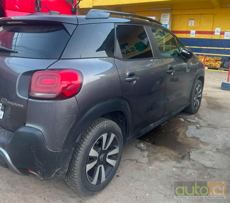 Photo 2 AUTO.CI : Citroën C3 Aircross BLUE HDI 100CH