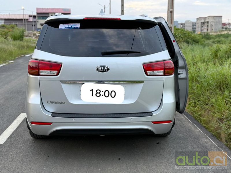 Photo 2 AUTO.CI : KIA Carnival 2.0L avec 2clé 7places