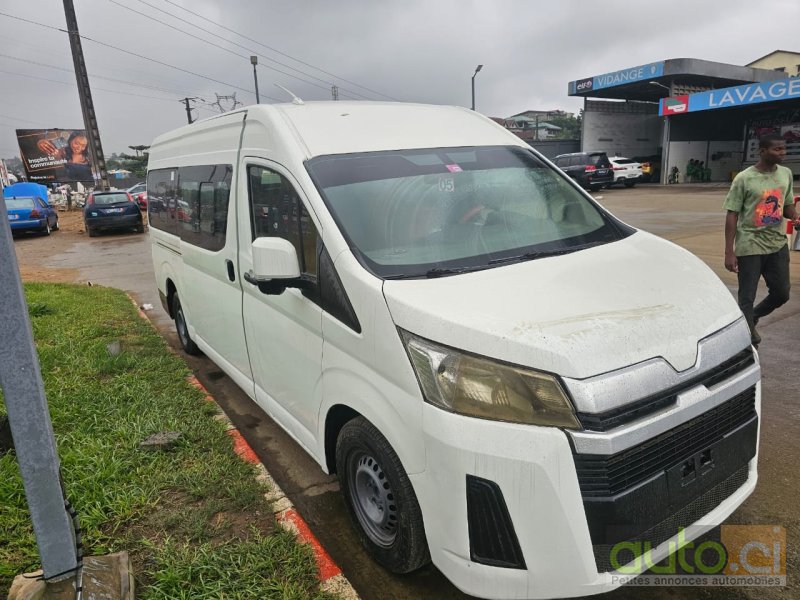 Photo 2 AUTO.CI : Toyota HiAce V6