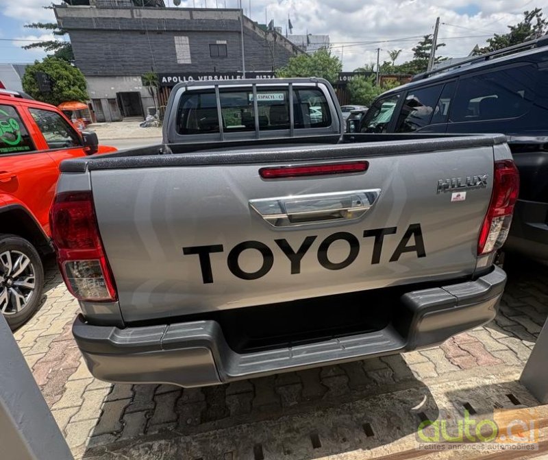 Photo 2 AUTO.CI : Toyota Hilux 2.0