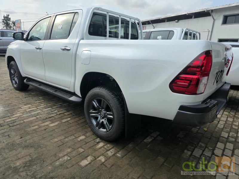 Photo 2 AUTO.CI : Toyota Hilux Standard