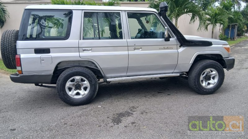 Photo 2 AUTO.CI : Toyota Land Cruiser Station Wagon V6