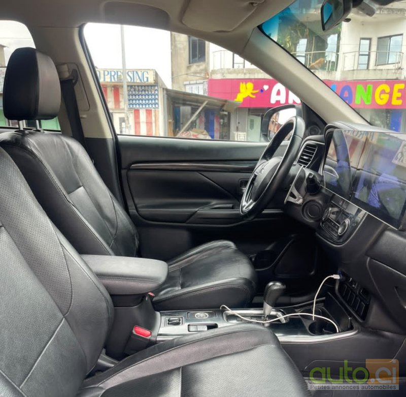 Photo 3 AUTO.CI : Mitsubishi Outlander mivec
