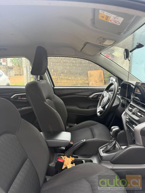 Photo 3 AUTO.CI : Toyota Urban Cruiser 2.0L