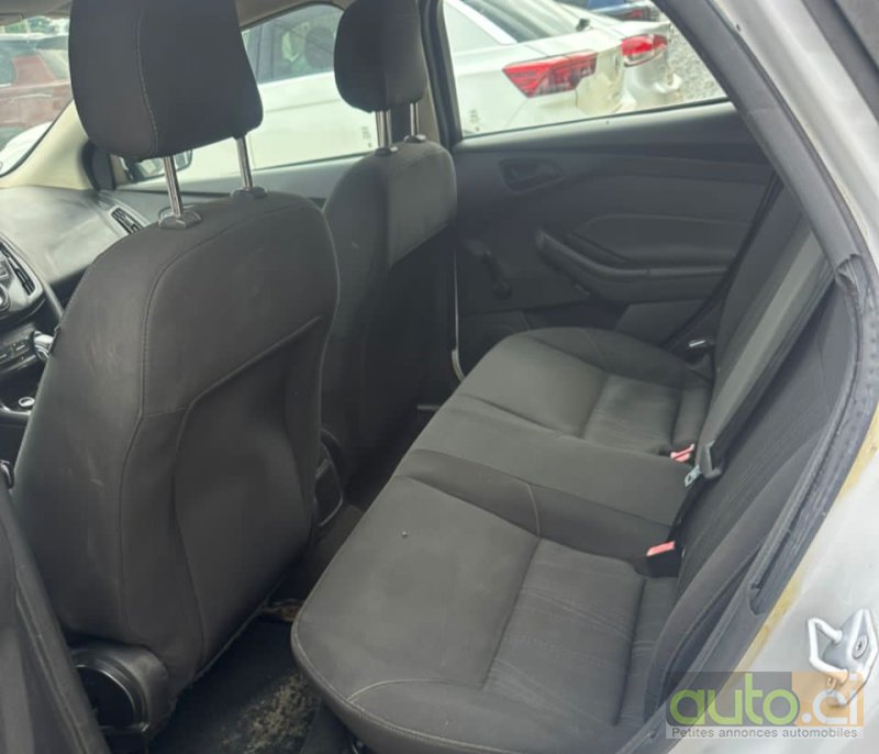 Photo 4 AUTO.CI : Ford Focus 2.0L moteur ras