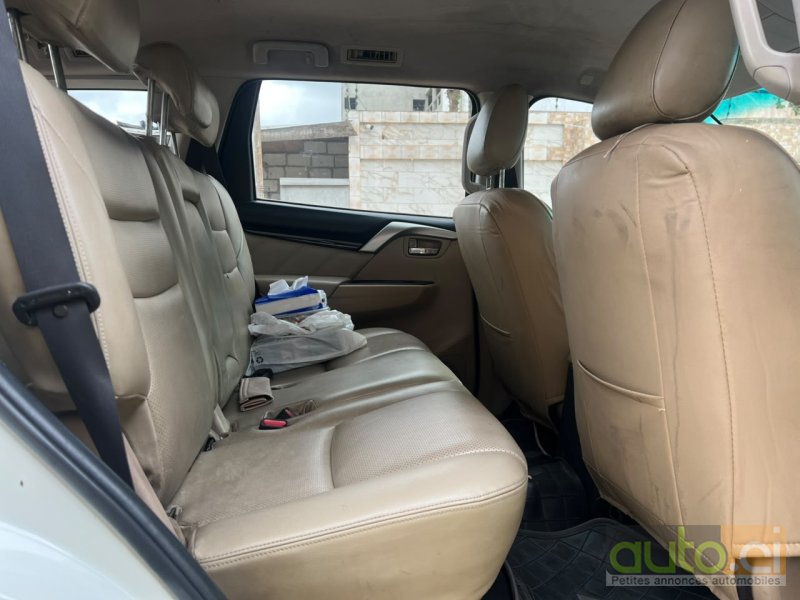 Photo 4 AUTO.CI : Mitsubishi Montero full option