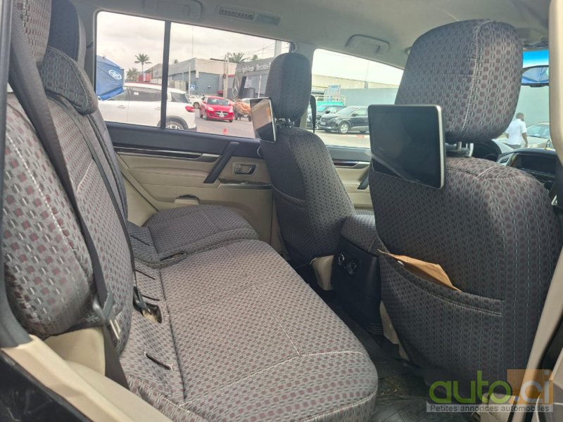 Photo 4 AUTO.CI : Mitsubishi Pajero Moteur 3.0 