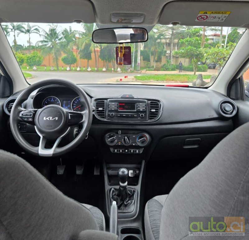 Photo 4 AUTO.CI : KIA Sedona 1.5L modèle sedan chez co