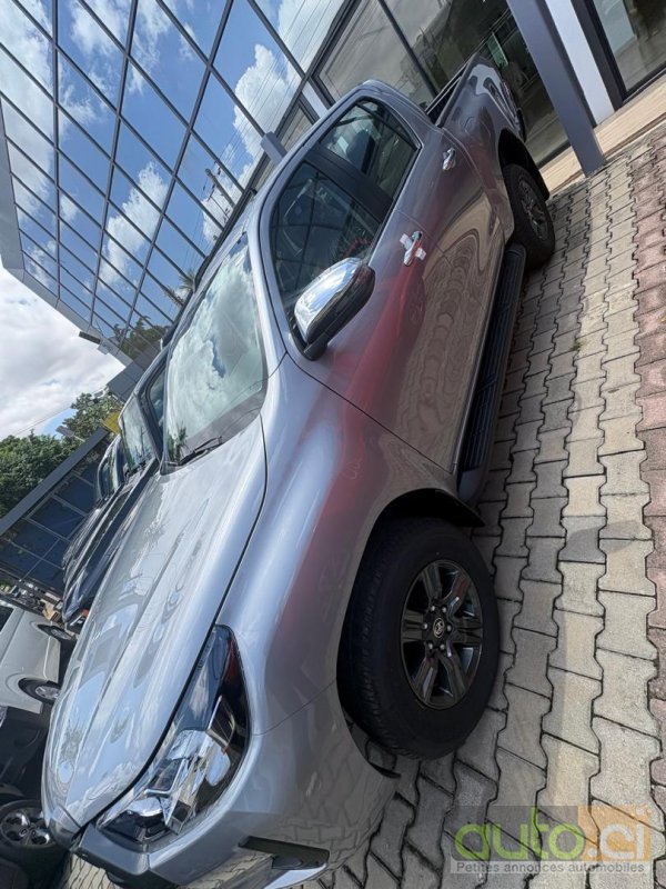Photo 4 AUTO.CI : Toyota Hilux 2.0