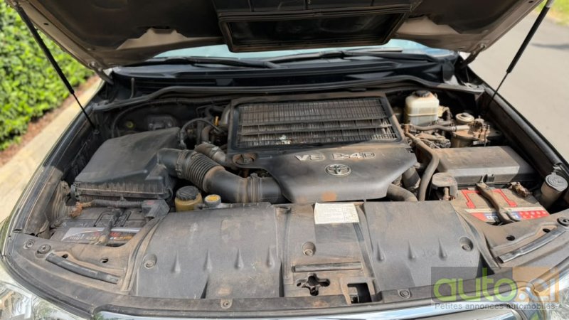 Photo 4 AUTO.CI : Toyota Land Cruiser 2.0L moteur V8