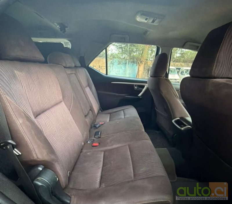 Photo 4 AUTO.CI : Toyota Fortuner  2.0L