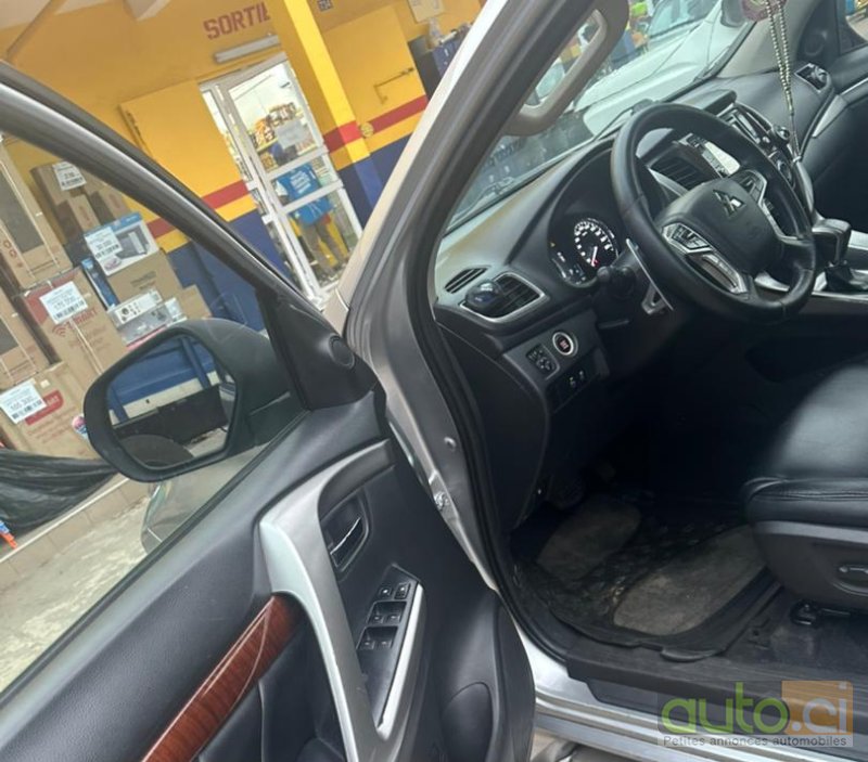 Photo 5 AUTO.CI : Mitsubishi Pajero Sport 3.0L