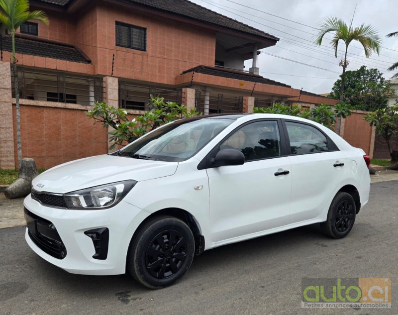 Photo 5 AUTO.CI : KIA Pegas Sedan  BVM