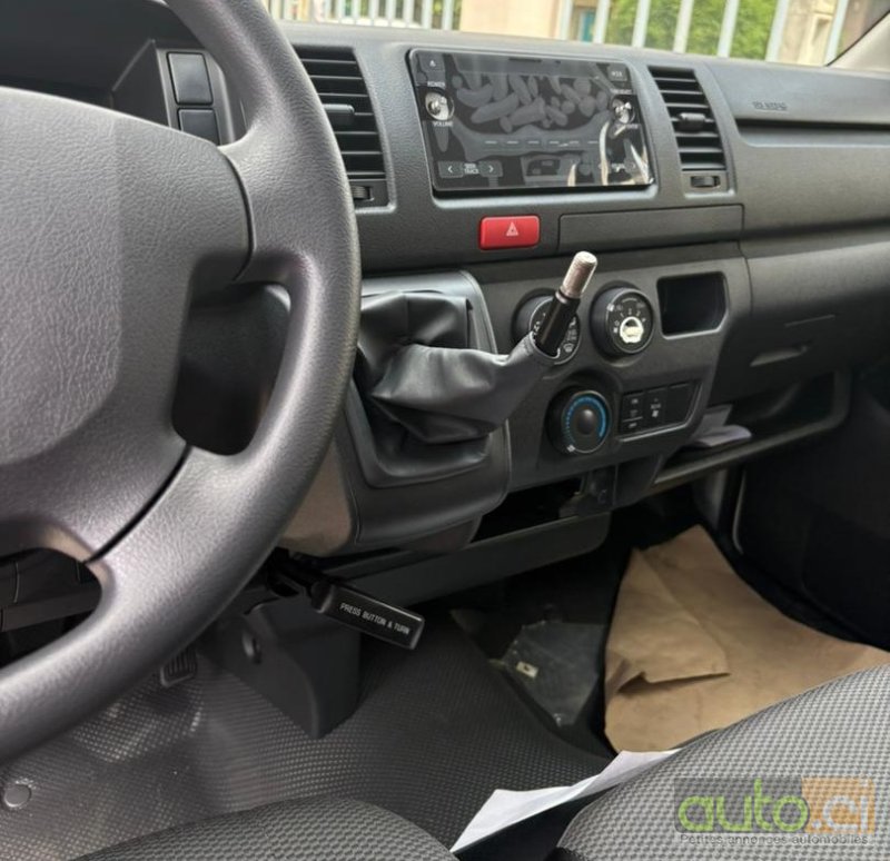 Photo 5 AUTO.CI : Toyota HiAce 2.0