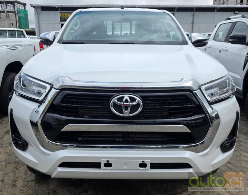 Photo 5 AUTO.CI : Toyota Hilux SR5