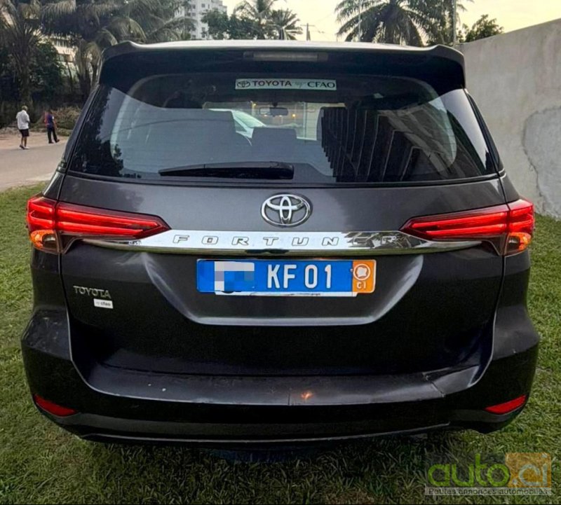 Photo 5 AUTO.CI : Toyota Fortuner  2.0L