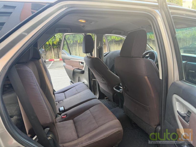 Photo 5 AUTO.CI : Toyota Fortuner  2.0L 