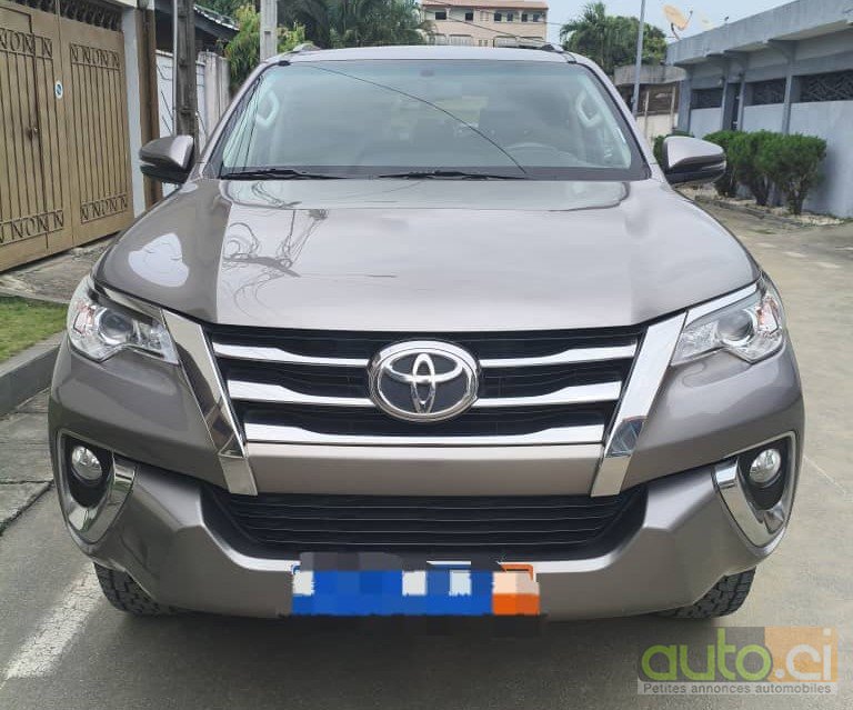 Photo 6 AUTO.CI : Toyota Fortuner  2.0