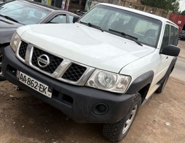 Annonce AUTO.CI : Nissan Patrol Moteur impeccable 