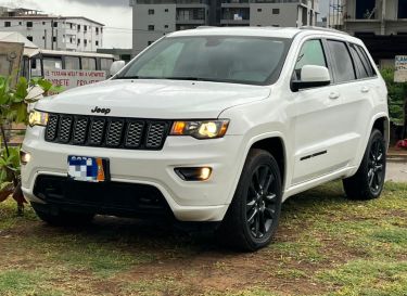 Annonce AUTO.CI : Jeep Grand Cherokee 4x4