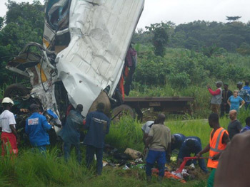 Côte d`Ivoire : un minibus tombe dans un ravin, deux morts et plus de dix blessés