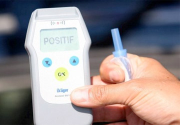 Ivre, il prend le volant pour aller récupérer son permis au poste