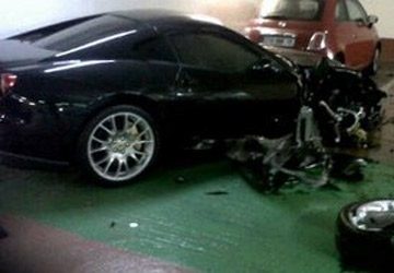 Insolite : une Ferrari 599 détruite dans un parking de Paris