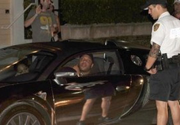 Insolite : le rappeur Flo Rida arrêté par la police au volant de sa Bugatti Veyron chromée