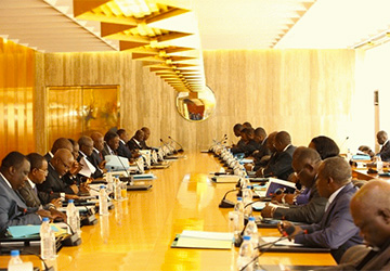 Côte d’Ivoire : dissolution de la SONATT et de l’AGETU (Conseil des ministres)