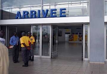 Santé : L’aéroport d’Abidjan fermé aux vols en provenance des pays touchés par le virus Ebola (Officiel)