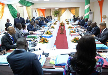 La Côte d’Ivoire veut faire suspendre les activités dans sa frontière maritime litigieuse avec le Ghana
