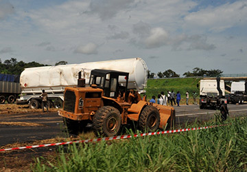 Autoroute du Nord: un camion-citerne se renverse et bloque le trafic, jeudi