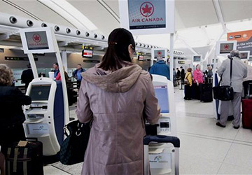 Ebola: des frontières continuent de se fermer aux citoyens des pays touchés