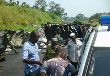 Yamoussoukro / Grave accident de la route: Deux morts dont un policier, plus de 40 blessés