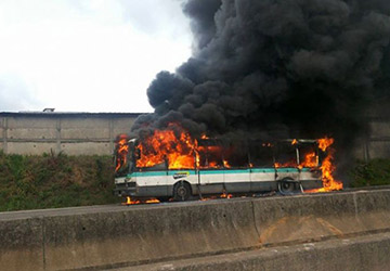 Voie express Adjamé-Yopougon: Un autobus a pris feu