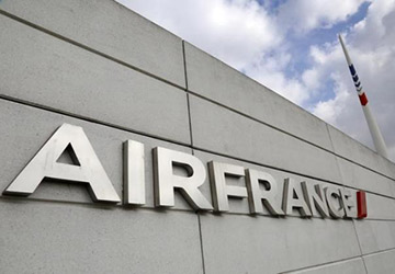 Quatre salariés interpellés après les violences à Air France