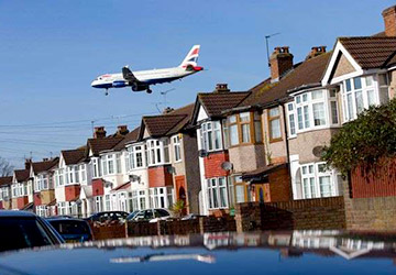 Londres: une bombe de la Seconde Guerre mondiale découverte à l'aéroport de City