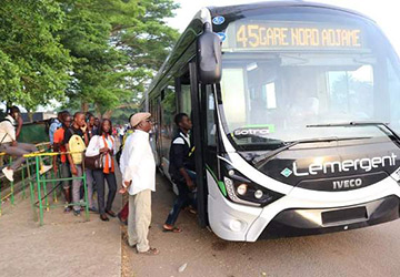Transport urbain: la ligne 45 de la SOTRA renoue avec les bus articulés