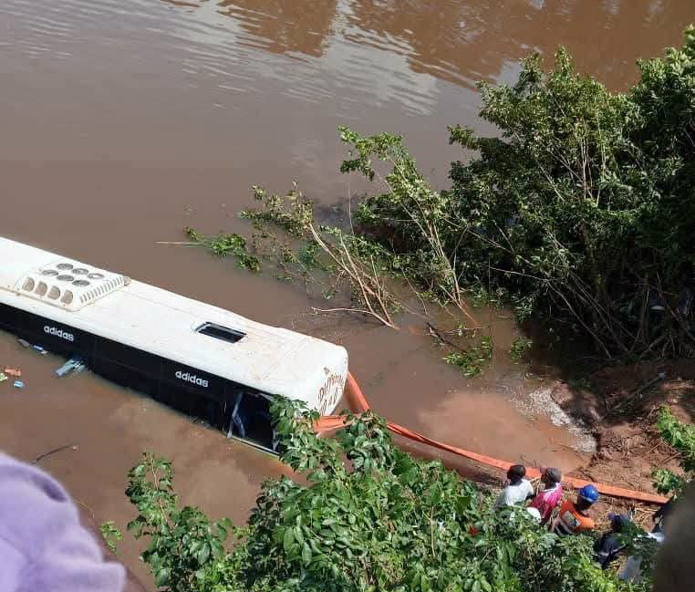 Accident du fleuve Bafing : le propriétaire du car et le chef de gare écroués, de graves infractions révélées